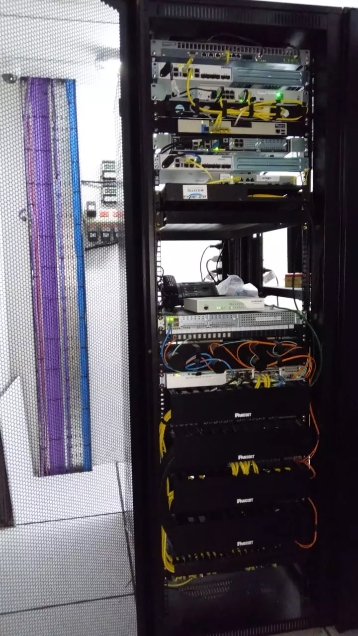 https://greenworking.com.ar/wp-content/uploads/2024/08/AnyConv.com__Template-redes-y-cableados-06.webp