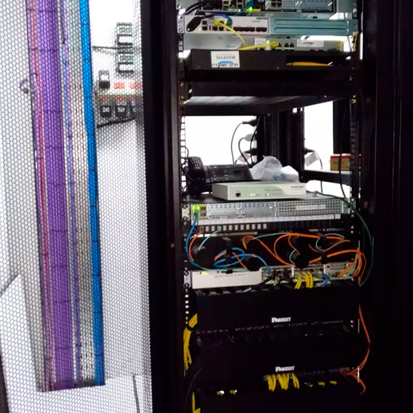 https://greenworking.com.ar/wp-content/uploads/2024/08/redes-y-cableados-07.png